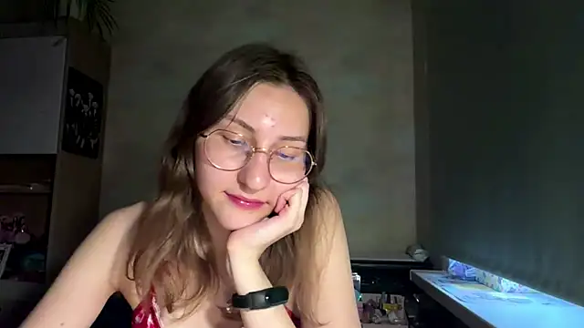 Snapshot of Miaaa_Moon chatting on 05/21/26, 04:36 Miaaa Moon online show from 05/21/26, 04:36