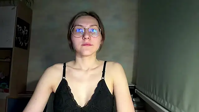 Snapshot of Miaaa_Moon chatting on 06/21/26, 08:33 Miaaa Moon online show from 06/21/26, 08:33