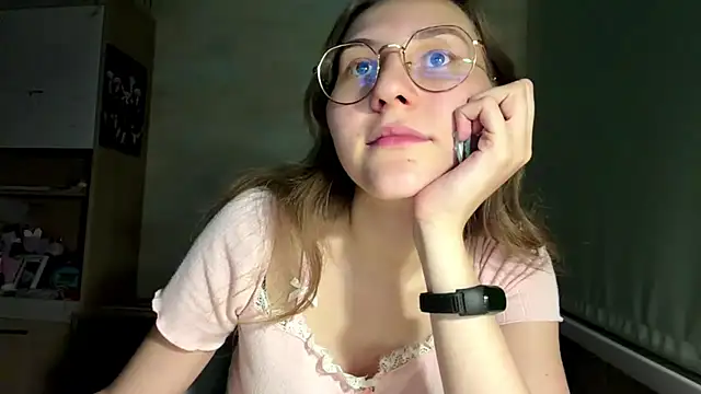 Snapshot of Miaaa_Moon chatting on 07/01/26, 07:46 Miaaa Moon online show from 07/01/26, 07:46