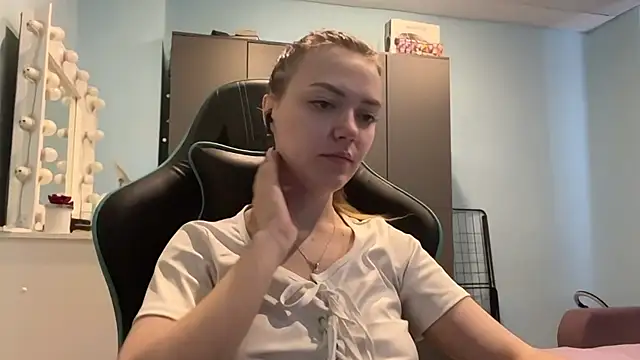 AndreeMerryman online show from 04/21/26, 03:02