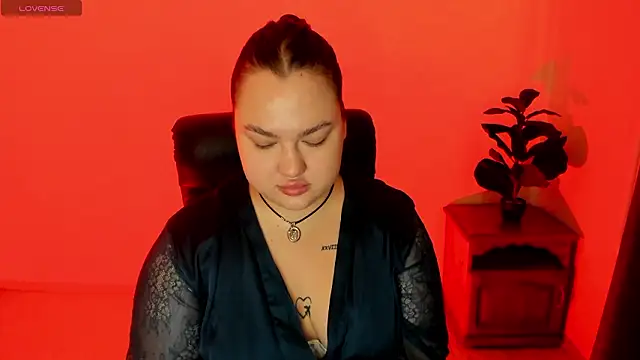 Snapshot of Sofiawetsweet chatting on 02/19/26, 07:59 Sofiawetsweet online show from 02/19/26, 07:59