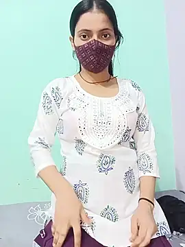 Snapshot of 18_year_old_girl chatting on 07/20/26, 10:39 18 year old girl online show from 07/20/26, 10:39