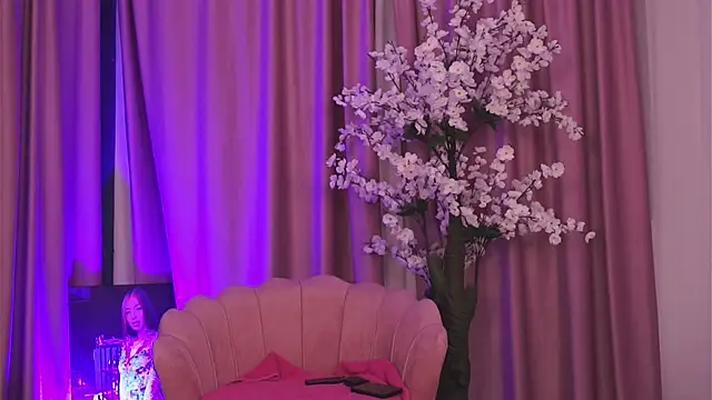 Snapshot of CassandraFoxy chatting on 02/06/26, 05:23 CassandraFoxy online show from 02/06/26, 05:23