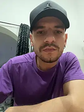 alessand180521 online show from 02/11/26, 07:52