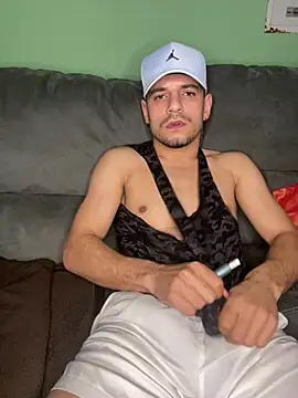 alessand180521 online show from 02/16/26, 04:36