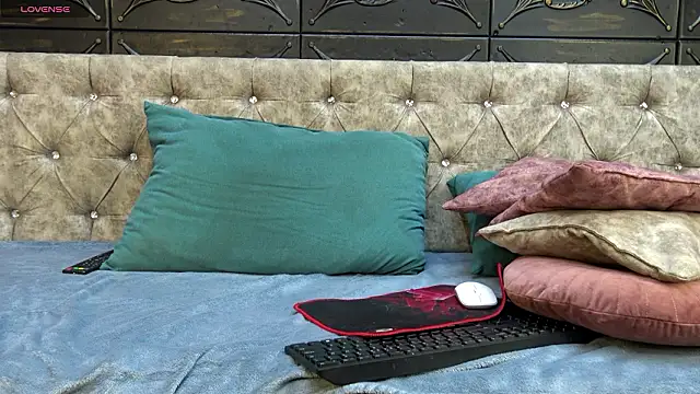 Snapshot of KlaraMuse chatting on 02/13/26, 04:03 KlaraMuse online show from 02/13/26, 04:03