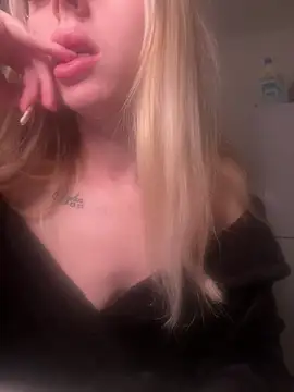 Blonde CassieXX online show from 02/11/26, 09:09