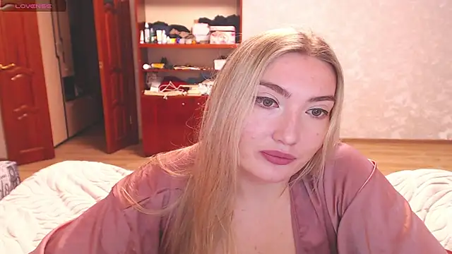 Snapshot of MiraRoy chatting on 02/01/26, 02:37 MiraRoy online show from 02/01/26, 02:37