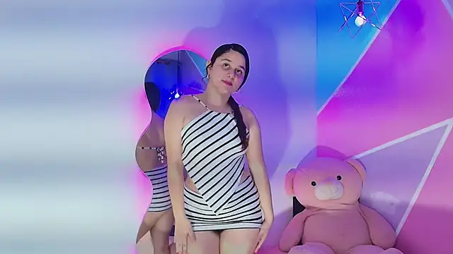 Snapshot of whitney_brown_ chatting on 02/12/26, 01:17 whitney brown online show from 02/12/26, 01:17