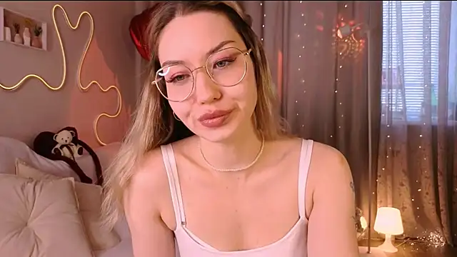 lusciousslily online show from 03/04/26, 04:29