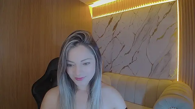 Snapshot of sofia_nova_tf chatting on 02/11/26, 01:38 sofia nova tf online show from 02/11/26, 01:38