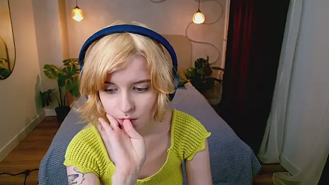 Snapshot of Akimo_ chatting on 02/28/26, 02:51 Akimo online show from 02/28/26, 02:51