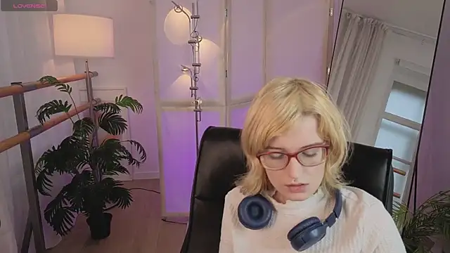 Snapshot of Akimo_ chatting on 03/02/26, 01:40 Akimo online show from 03/02/26, 01:40