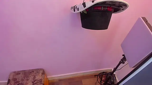 Snapshot of lil_miia chatting on 02/24/26, 07:12 lil miia online show from 02/24/26, 07:12