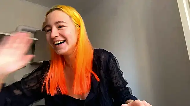 Snapshot of EmilyHein chatting on 02/01/26, 11:09 EmilyHein online show from 02/01/26, 11:09