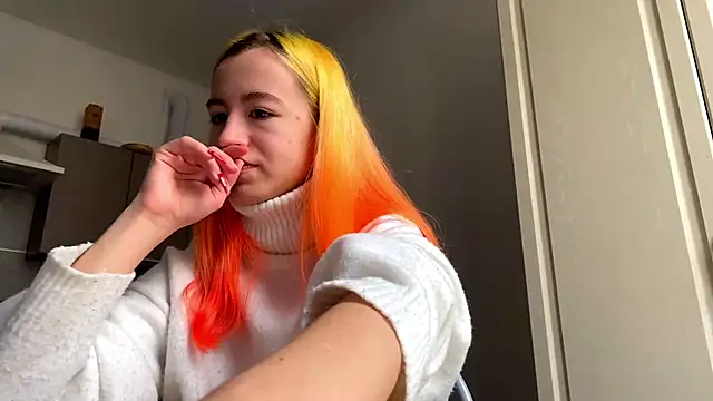 Snapshot of EmilyHein chatting on 03/02/26, 06:14 EmilyHein online show from 03/02/26, 06:14