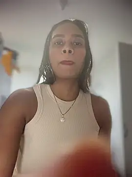 Snapshot of LunaHeat chatting on 02/05/26, 05:50 LunaHeat online show from 02/05/26, 05:50