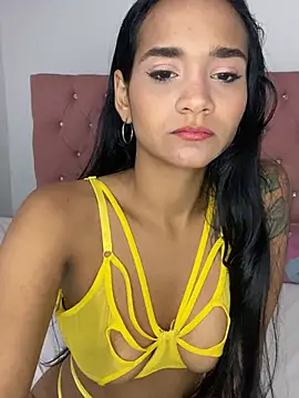 Snapshot of Maria_x_Alejandra chatting on 02/22/26, 07:34 Maria x Alejandra online show from 02/22/26, 07:34