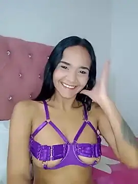 Snapshot of Maria_x_Alejandra chatting on 02/23/26, 07:00 Maria x Alejandra online show from 02/23/26, 07:00