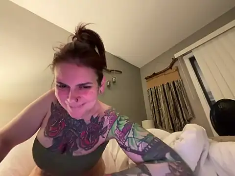 Snapshot of Sexysanka chatting on 02/19/26, 04:19 Sexysanka online show from 02/19/26, 04:19