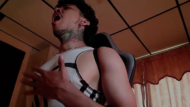 D3v1L88 online show from 02/18/26, 04:03