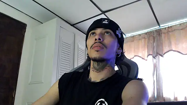 D3v1L88 online show from 04/15/26, 05:42