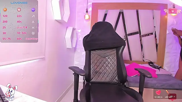 Snapshot of Bella_Miller1_ chatting on 02/03/26, 03:28 Bella Miller1 online show from 02/03/26, 03:28