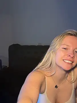 Ellie-rosee online show from 02/16/26, 07:48