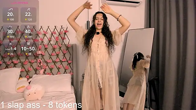 Luna Starlight online show from 03/10/26, 10:26