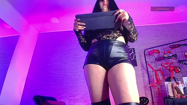 MadameDaphnee online show from 02/04/26, 11:05