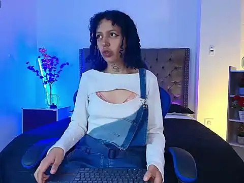 HannahBlue  online show from 02/23/26, 12:24