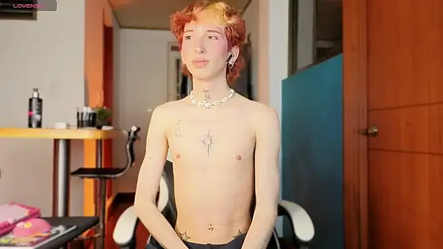 Snapshot of golden_twink_ chatting on 02/01/26, 01:48 golden twink online show from 02/01/26, 01:48