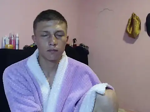 Cronos Hot 8 online show from 02/28/26, 03:40