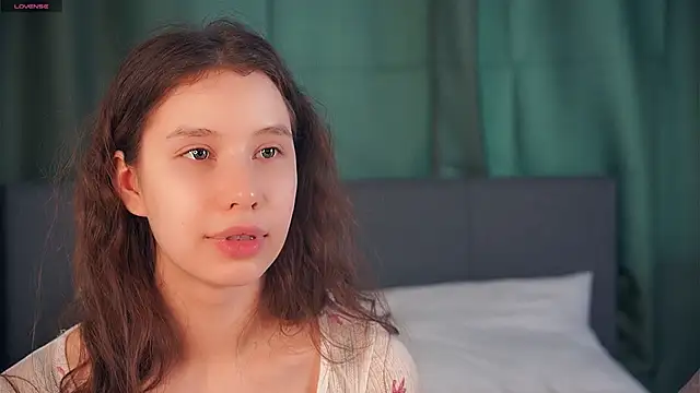 Snapshot of ZofiaSoshnik chatting on 02/24/26, 06:44 ZofiaSoshnik online show from 02/24/26, 06:44