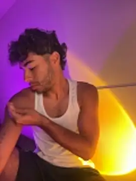 its alejandro27 online show from 02/25/26, 01:59