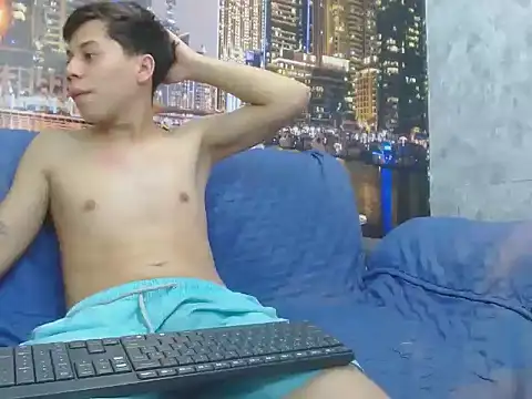 Snapshot of santiago_xxxcol chatting on 02/20/26, 11:27 santiago xxxcol online show from 02/20/26, 11:27