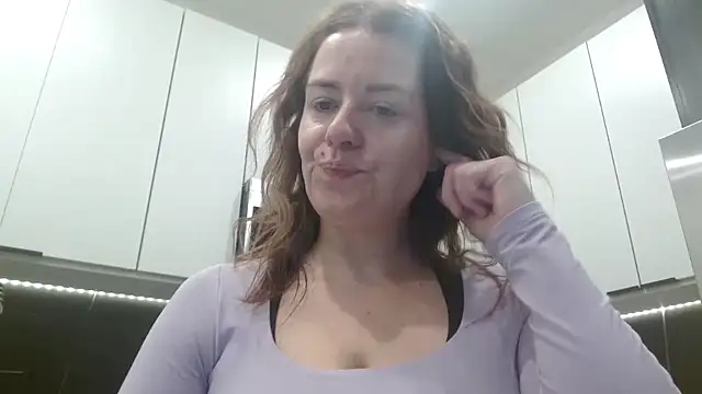 HazelSkyesChat online show from 03/25/26, 06:58