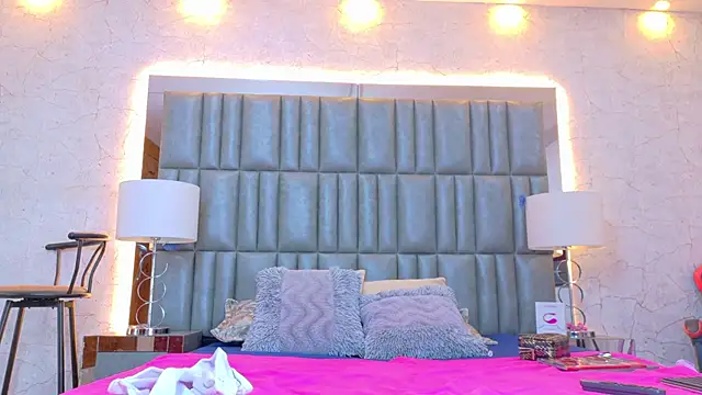 AlanaHouston online show from 04/18/26, 04:49