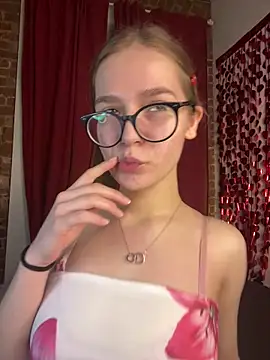 Snapshot of MyKittySayMeow chatting on 02/12/26, 09:43 MyKittySayMeow online show from 02/12/26, 09:43