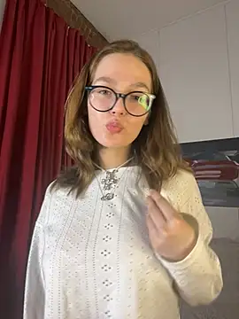 MyKittySayMeow online show from 04/12/26, 09:20