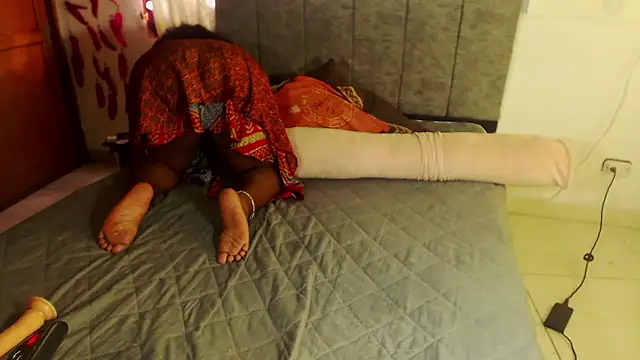 Snapshot of karlaebony chatting on 02/20/26, 03:45 karlaebony online show from 02/20/26, 03:45