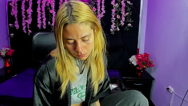 Dakota Angell  online show from 02/15/26, 03:14