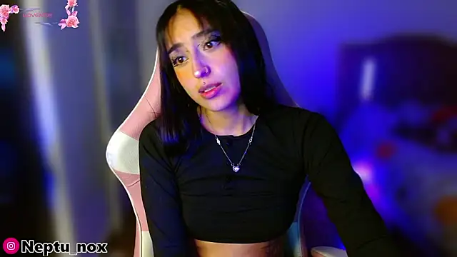 Snapshot of kuromi_x chatting on 02/18/26, 05:03 kuromi x online show from 02/18/26, 05:03