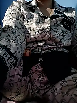 Snapshot of Tulip_ii chatting on 02/19/26, 02:29 Tulip ii online show from 02/19/26, 02:29