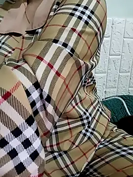 Snapshot of Tulip_ii chatting on 02/23/26, 04:32 Tulip ii online show from 02/23/26, 04:32