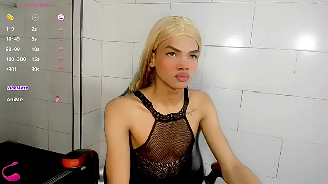 Snapshot of Karol_Vanessa__ chatting on 05/10/26, 05:07 Karol Vanessa online show from 05/10/26, 05:07