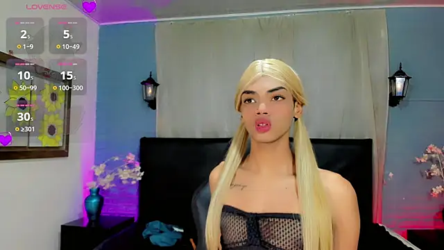 Snapshot of Karol_Vanessa__ chatting on 06/08/26, 11:54 Karol Vanessa online show from 06/08/26, 11:54