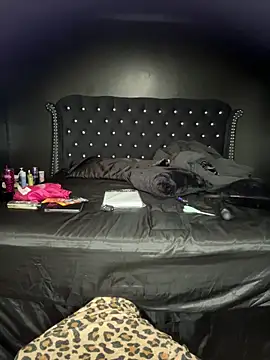 tipheragain online show from 04/17/26, 01:25