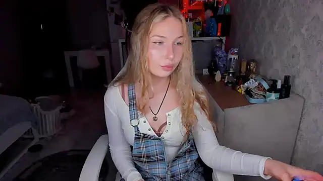 Marcellis Charm online show from 04/25/26, 07:00