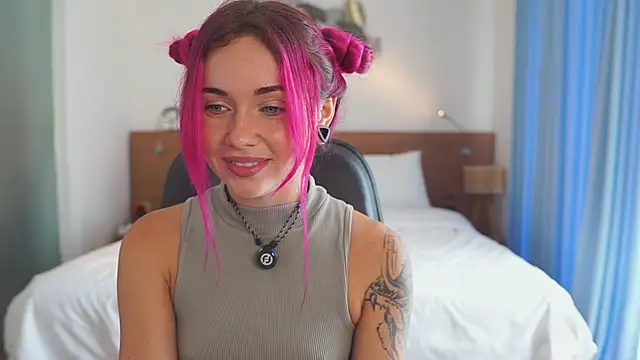 Sarah Pink online show from 01/11/26, 03:22